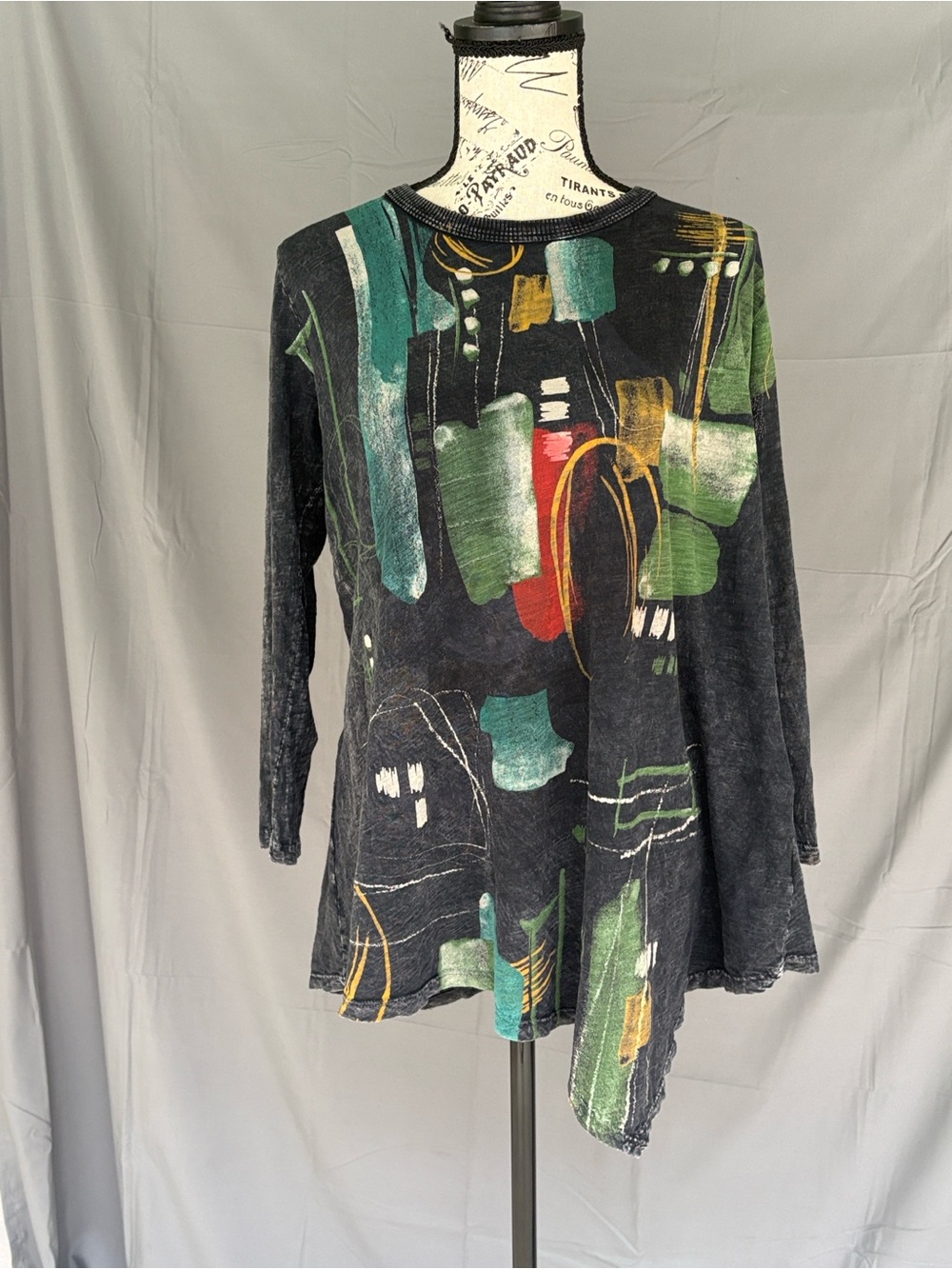 /Jess & Jane Tunic Top Artistic Abstract Print Asymmetrical Hemline Sz S